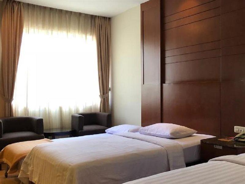 Grand Sakura Hotel Medan Extérieur photo