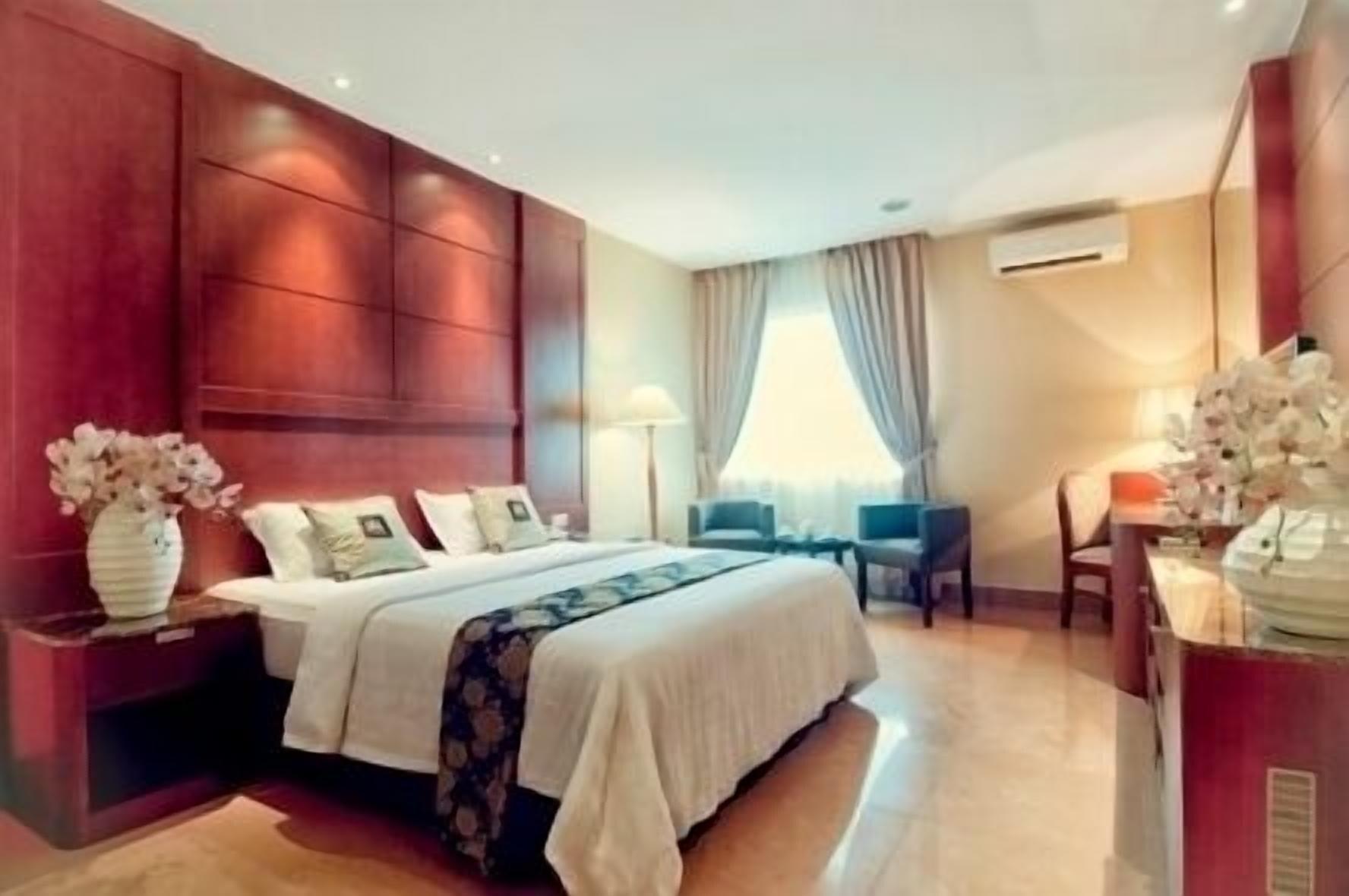 Grand Sakura Hotel Medan Extérieur photo
