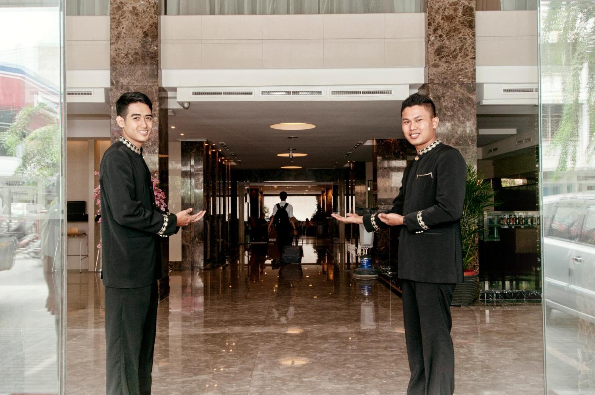 Grand Sakura Hotel Medan Extérieur photo