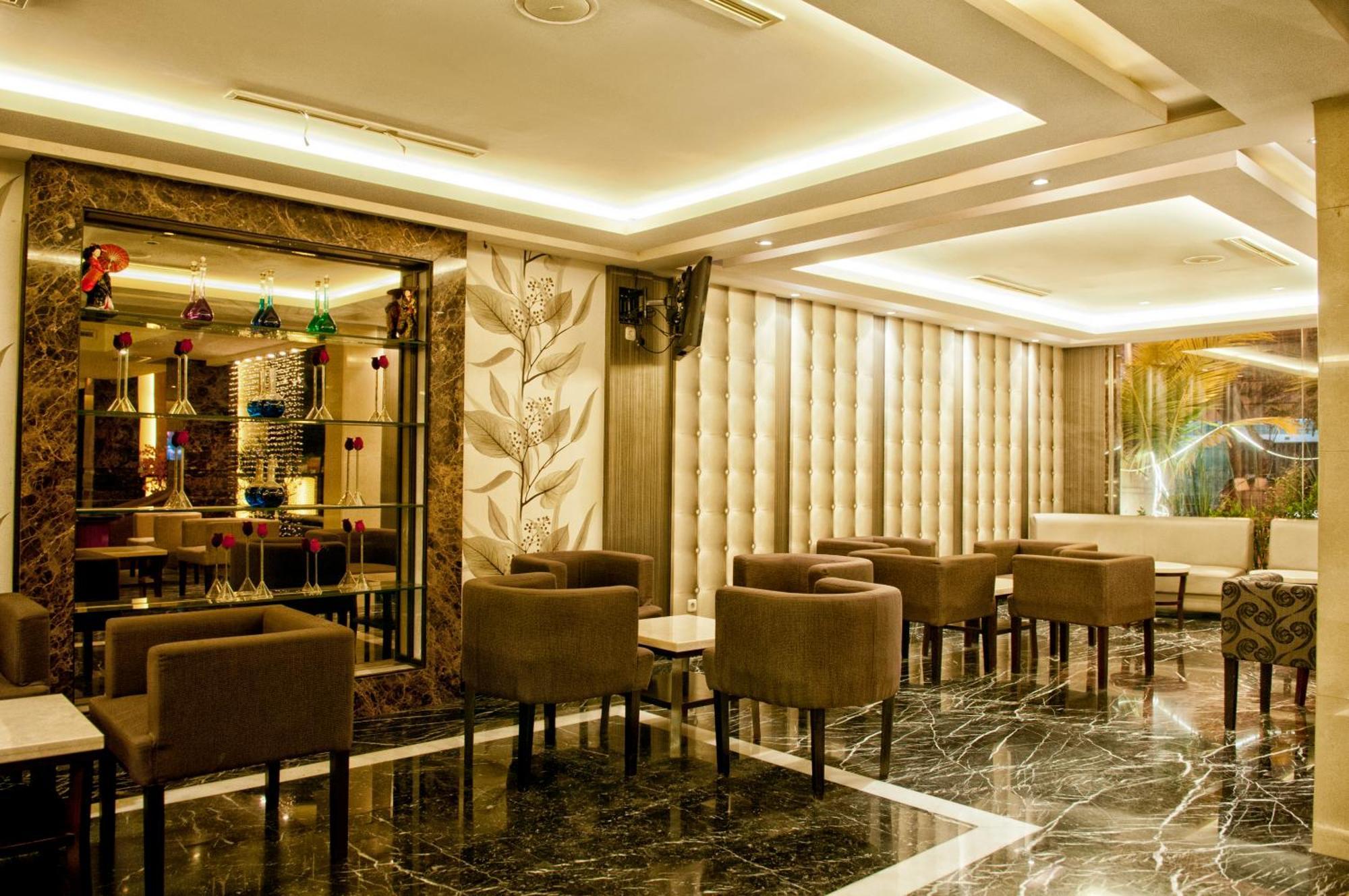 Grand Sakura Hotel Medan Extérieur photo