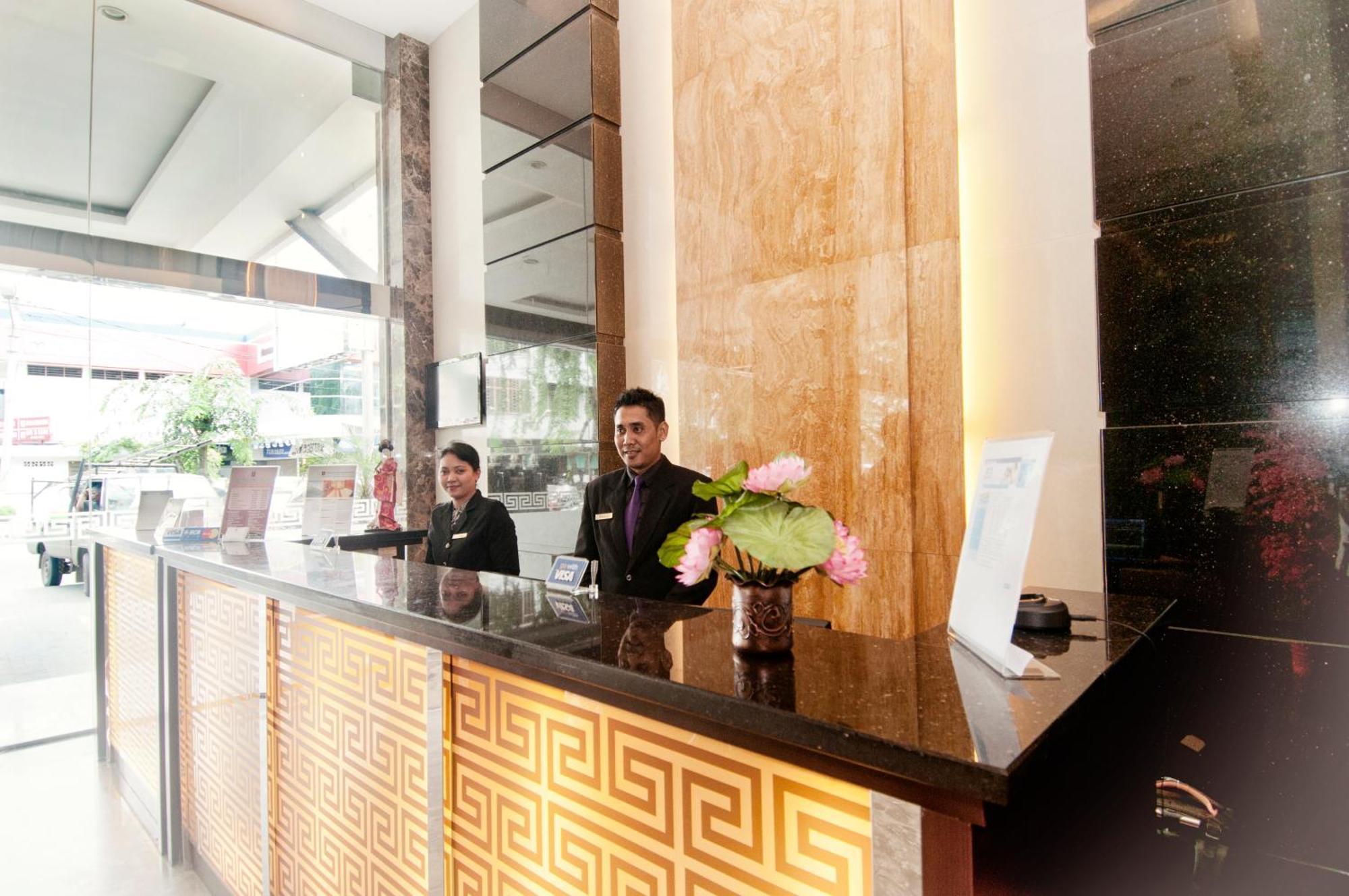 Grand Sakura Hotel Medan Extérieur photo