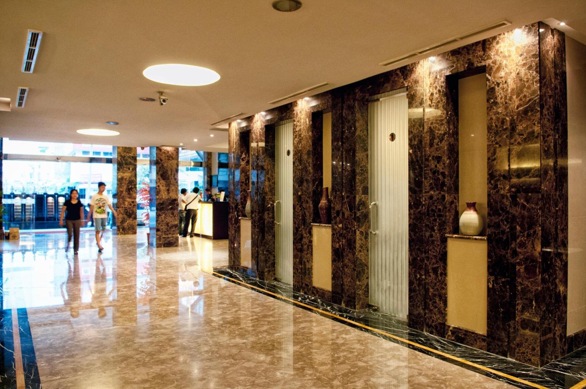 Grand Sakura Hotel Medan Extérieur photo
