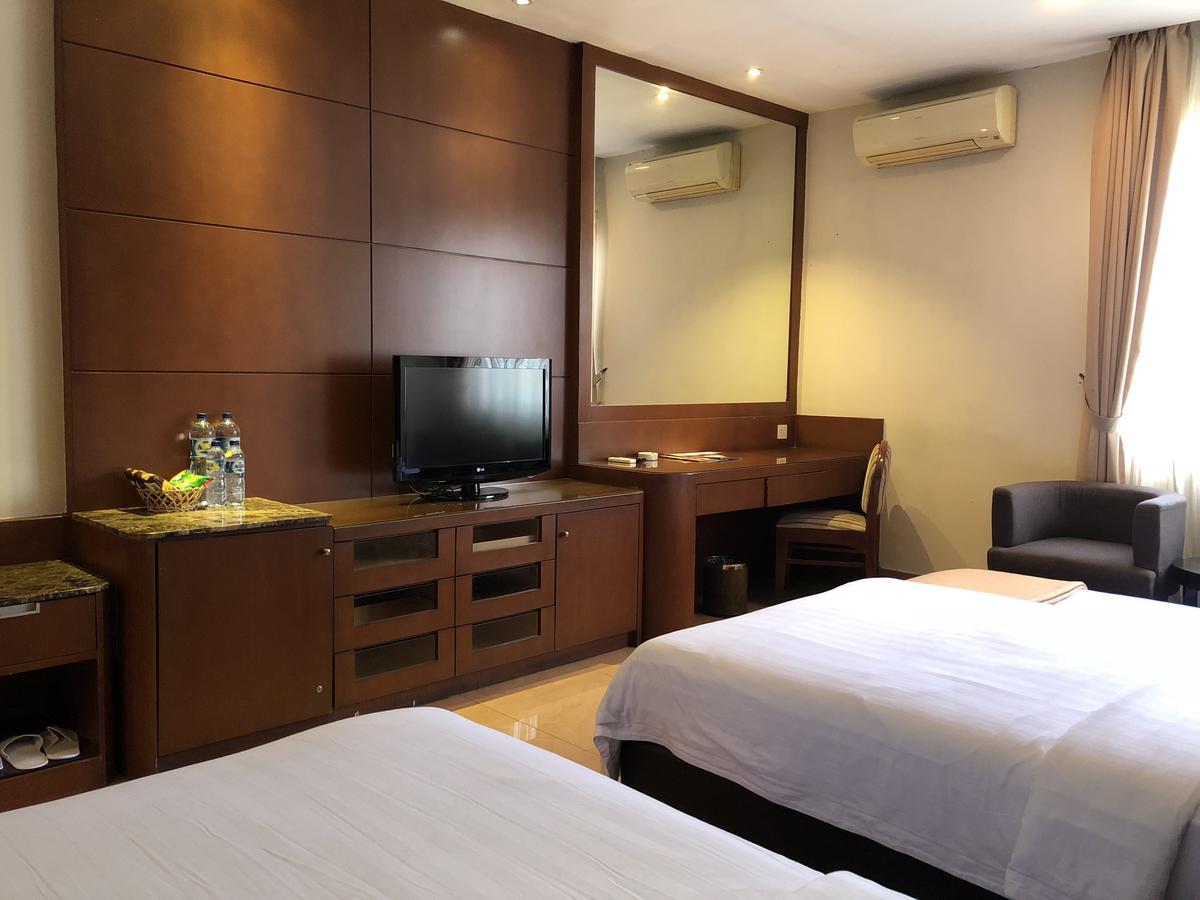 Grand Sakura Hotel Medan Extérieur photo