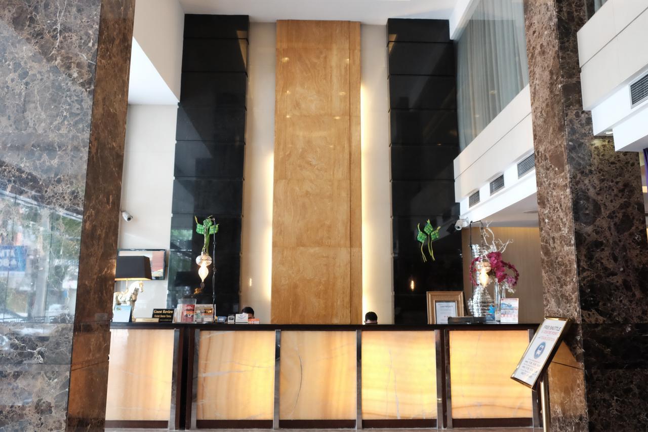 Grand Sakura Hotel Medan Extérieur photo