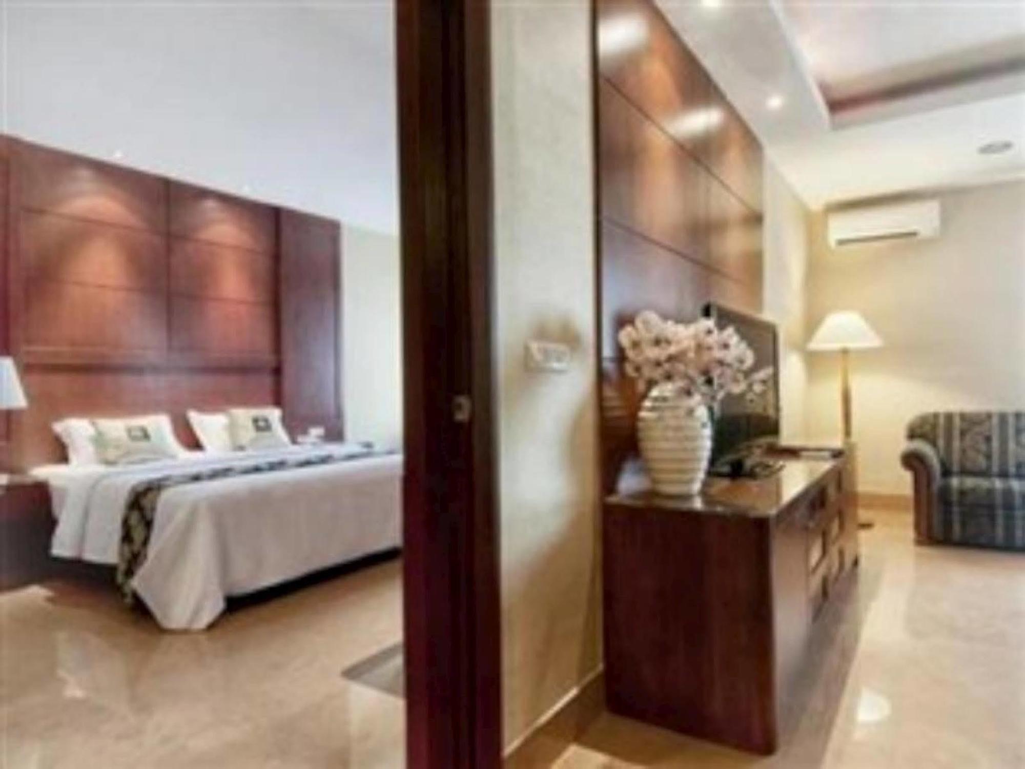Grand Sakura Hotel Medan Extérieur photo