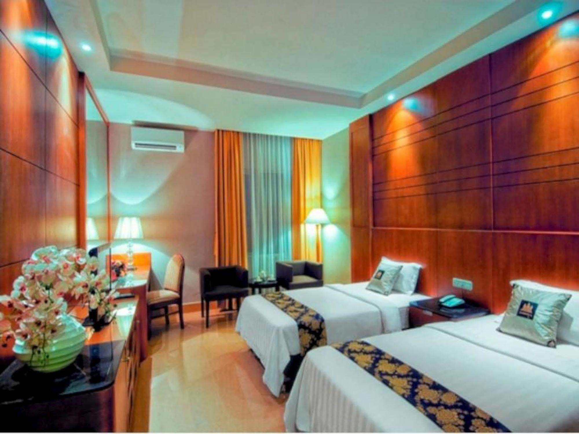 Grand Sakura Hotel Medan Extérieur photo